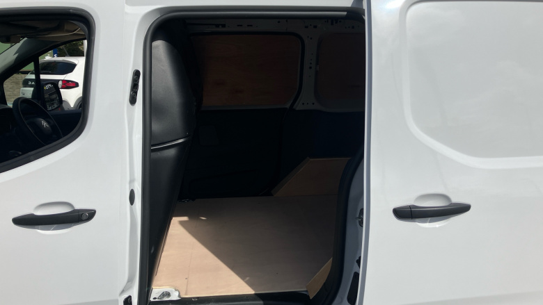 Citroen Berlingo Xl Diesel 1.5 BlueHDi 950Kg Enterprise Ed 100ps 6 Speed S/S